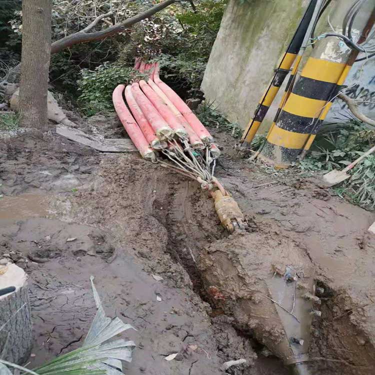 花垣拖拉管